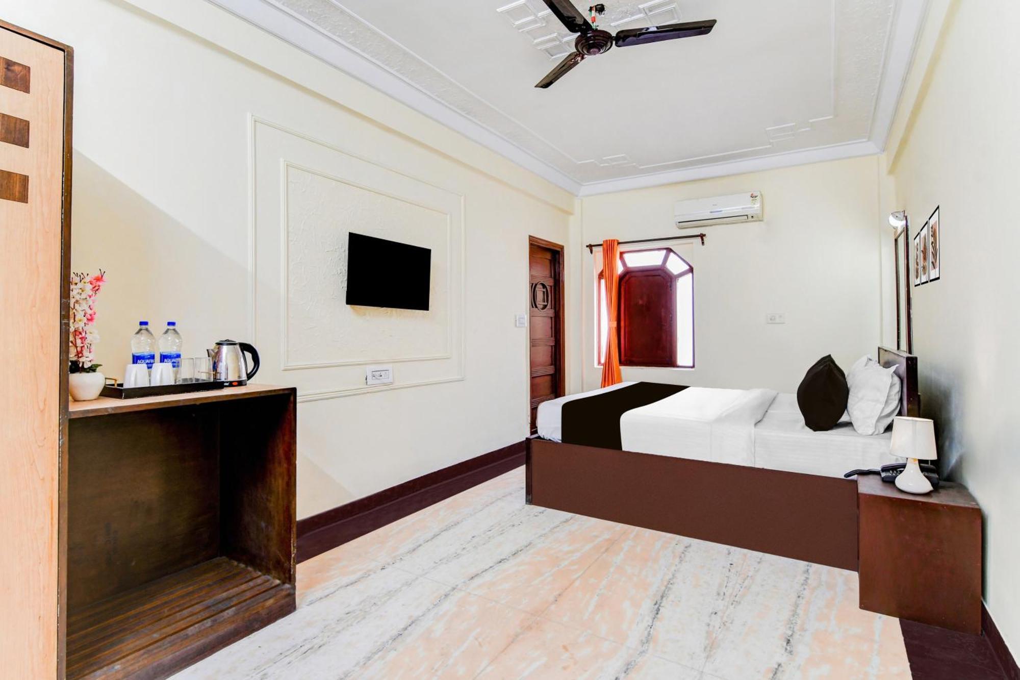 Super Hotel O Lenin Sarani Калькутта Экстерьер фото