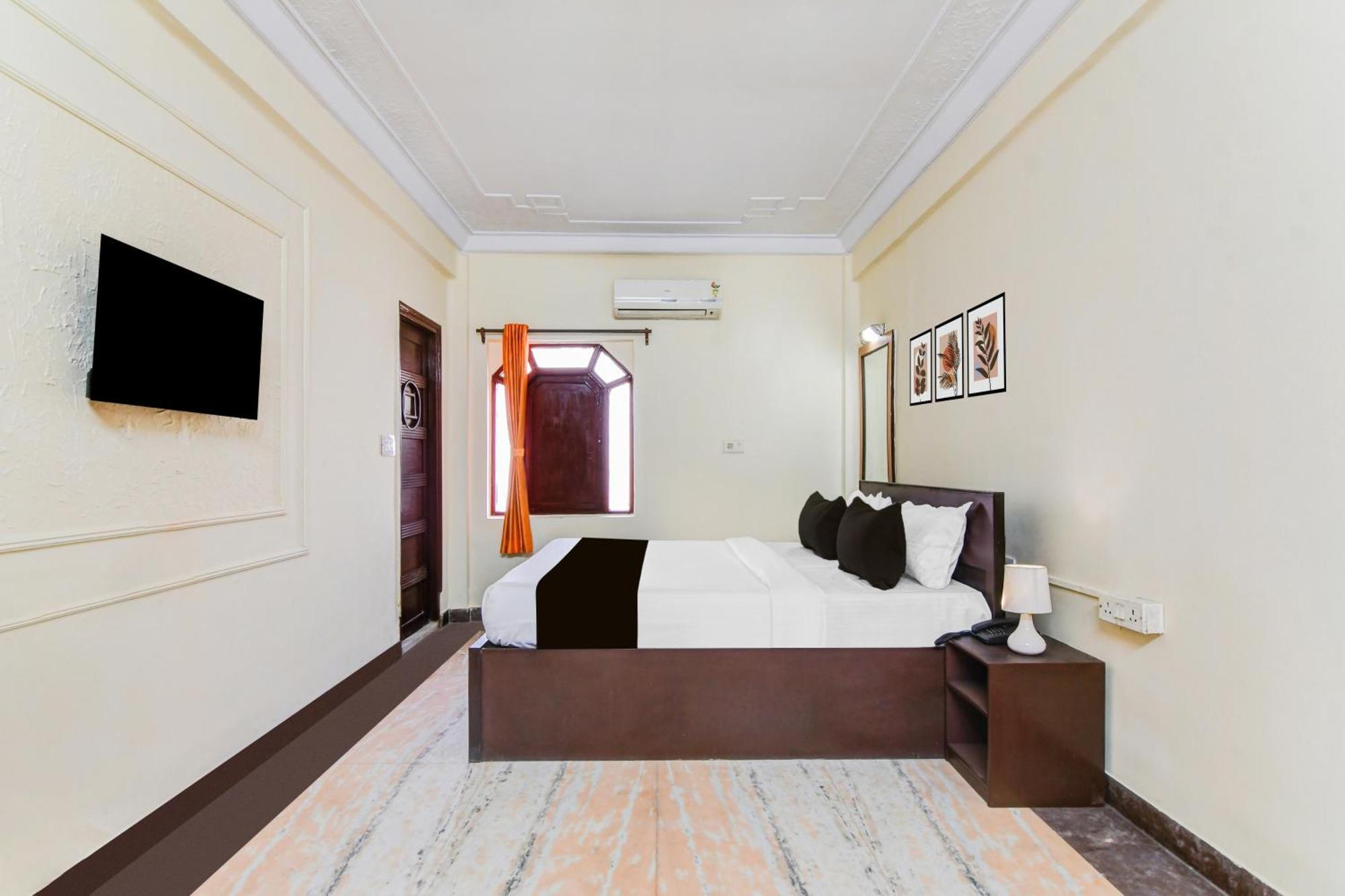 Super Hotel O Lenin Sarani Калькутта Экстерьер фото