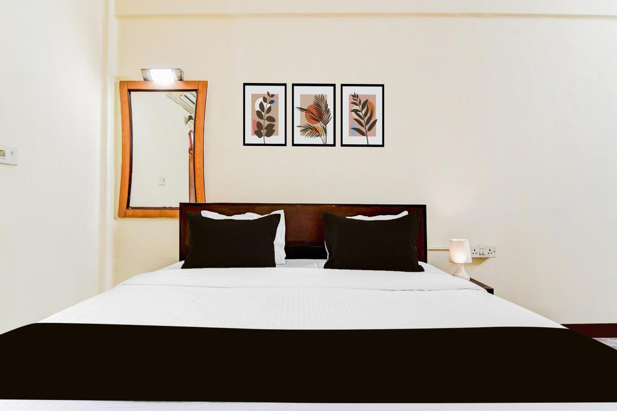 Super Hotel O Lenin Sarani Калькутта Экстерьер фото