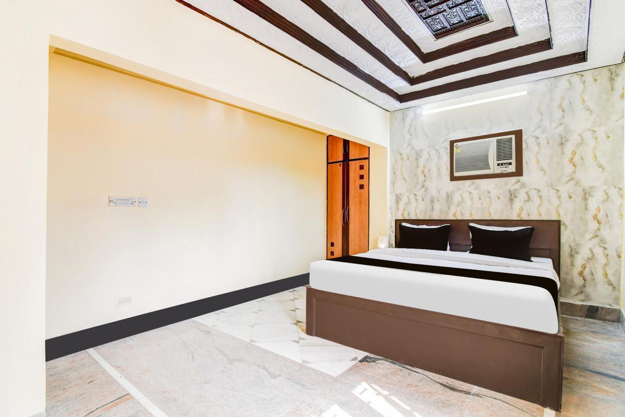 Super Hotel O Lenin Sarani Калькутта Экстерьер фото